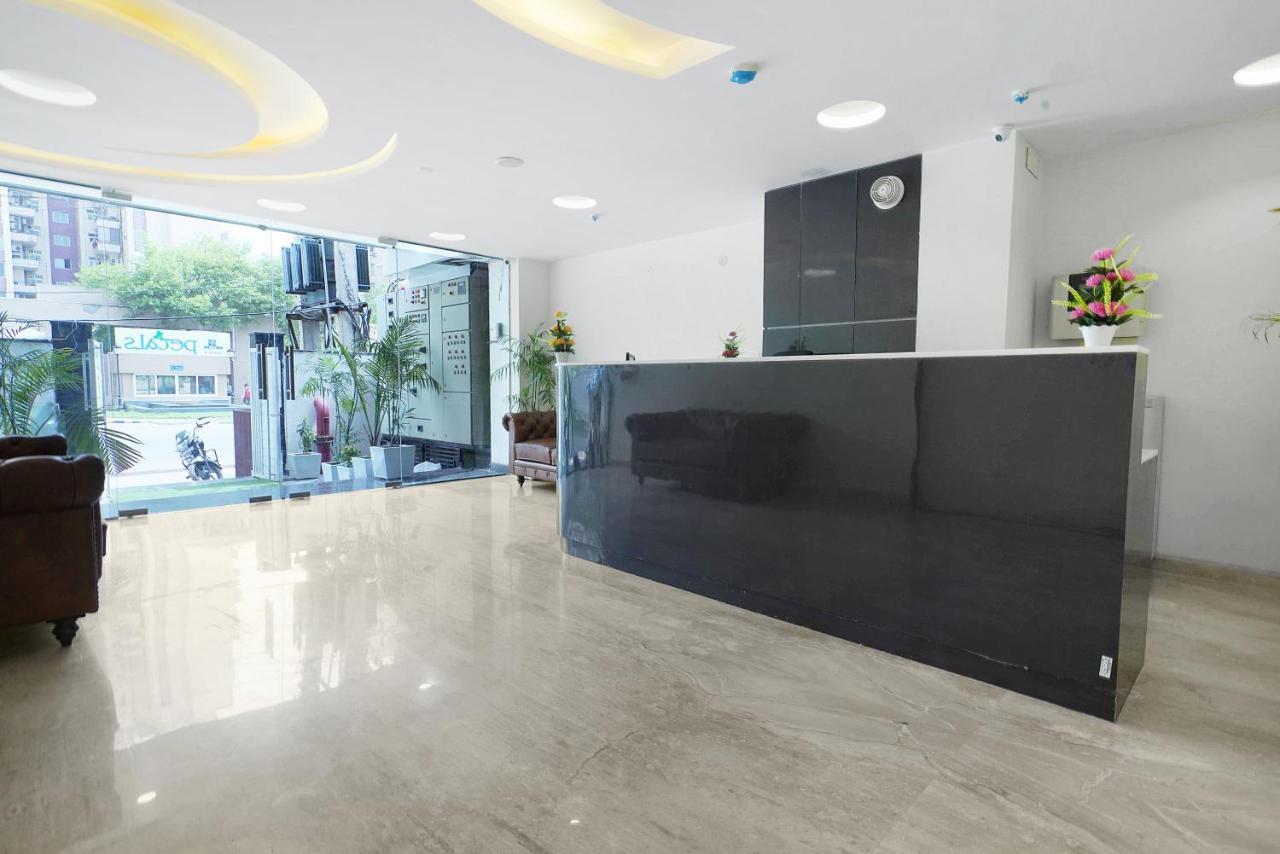 Hotel Octave Orchid Vista Gurgaon Esterno foto